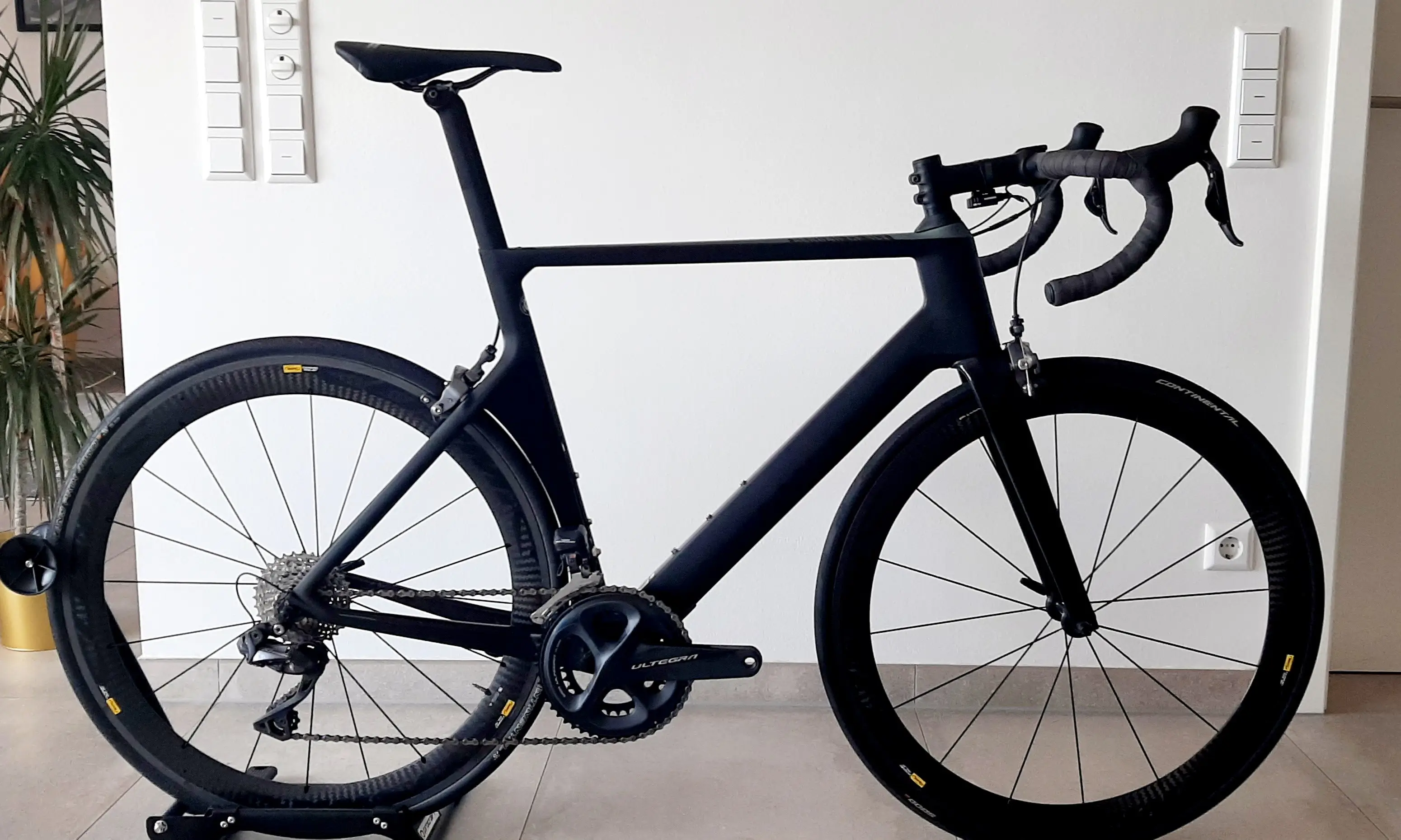 Canyon Aeroad CF SLX 7.0 Di2 used in L buycycle