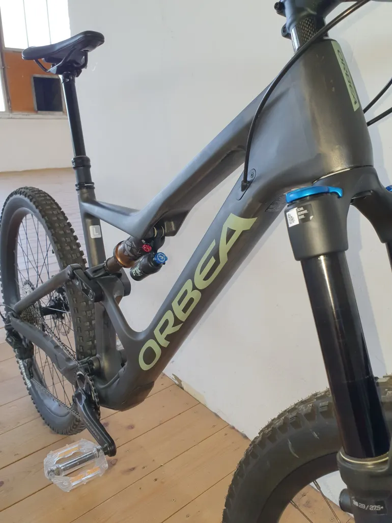 Used Orbea OCCAM M30 LT 2022 Mountainbike, Light Gray — image 3 of 3