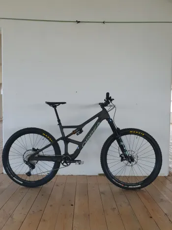 Used Orbea OCCAM M30 LT 2022 Mountainbike, Light Gray — image 1 of 3