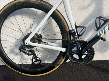 Used Specialized Tarmac SL7 Pro - Ultegra Di2 2022 Road & Gravel, White — image 2 of 4