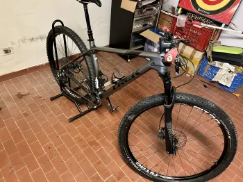 Used Trek Procaliber 9.8 SL 2018 Mountainbike, Light Gray — image 1 of 3