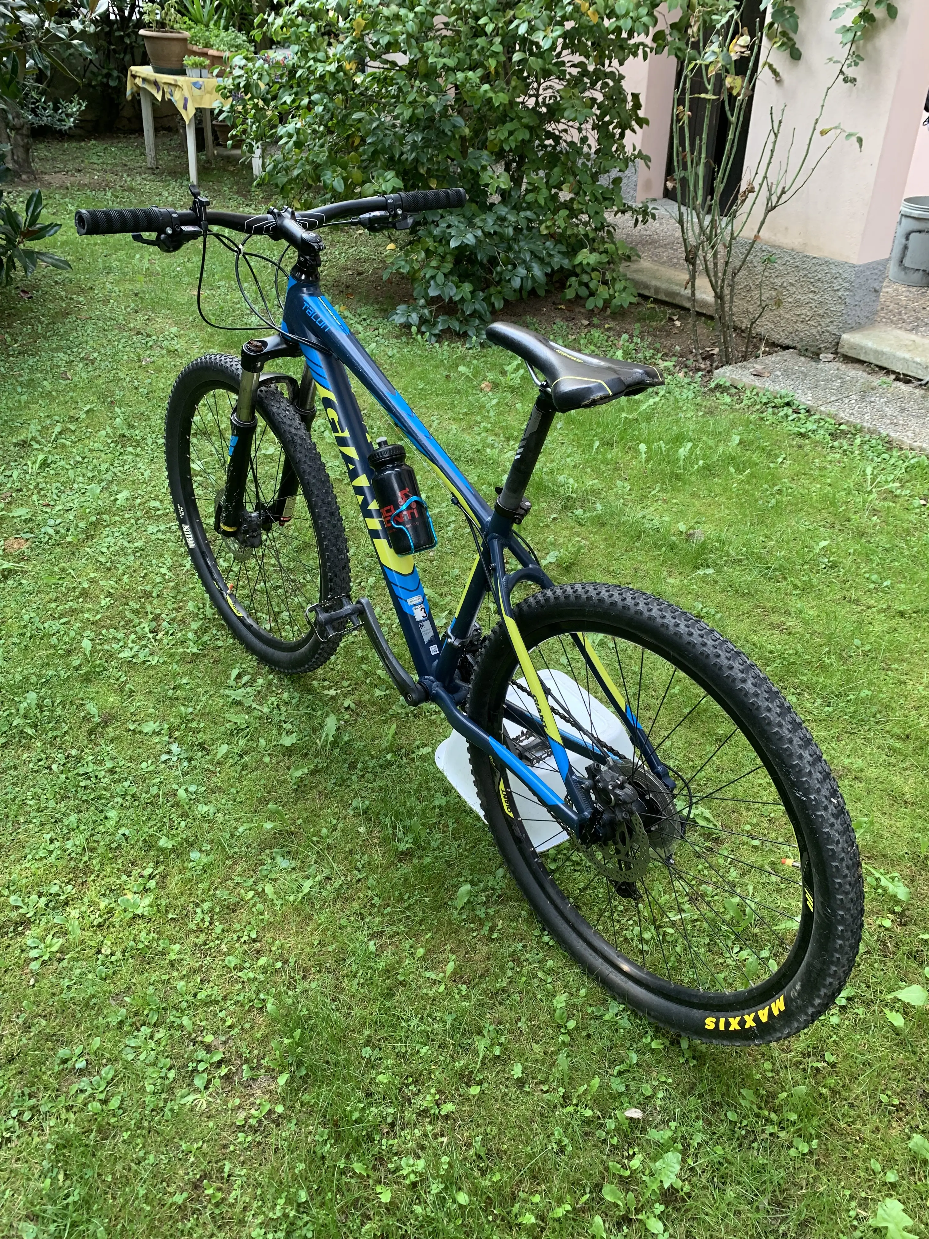 Giant talon 27.5 online mountain bike