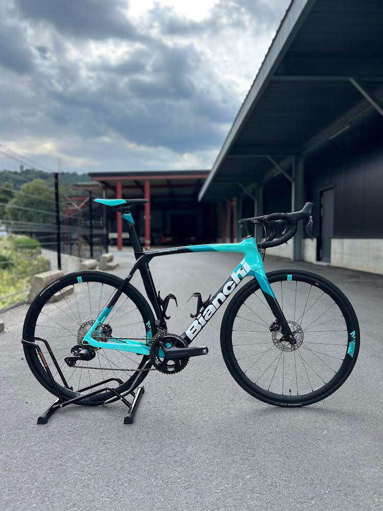 Bianchi oltre store xr3 ultegra disc