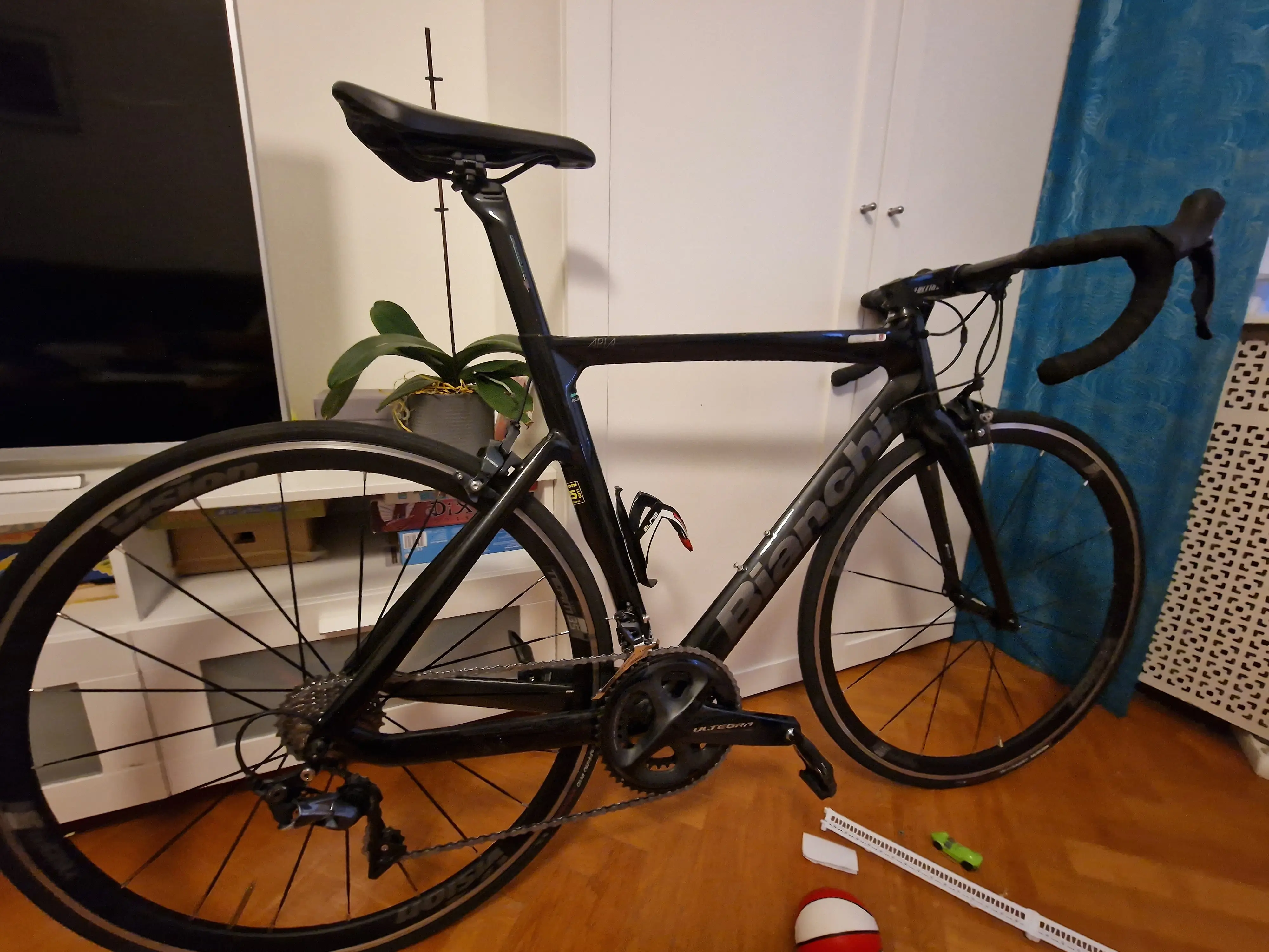 Bianchi Aria Aero Ultegra used in 55 cm buycycle BG