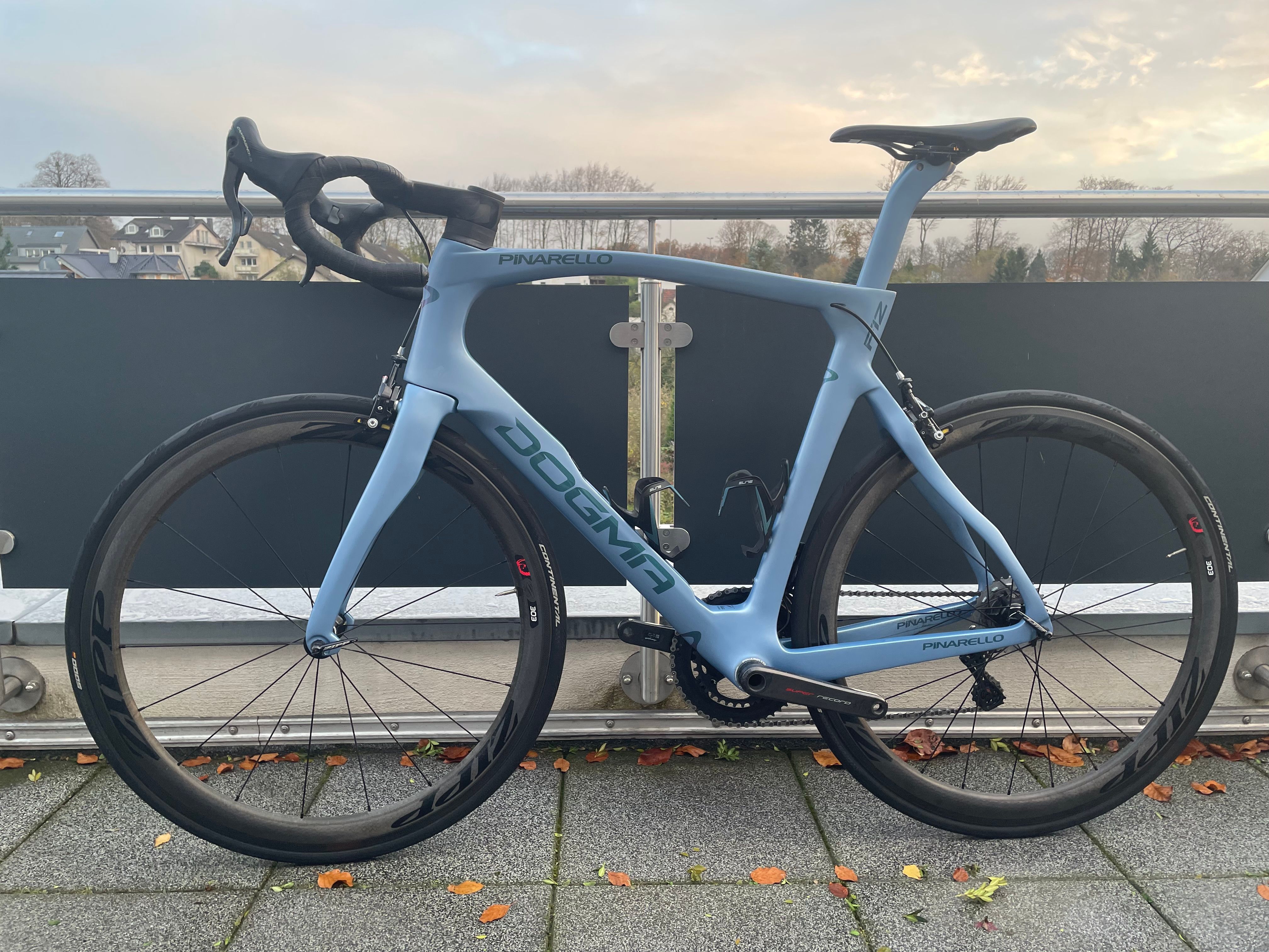 Pinarello dogma sales f12 vertigo blue