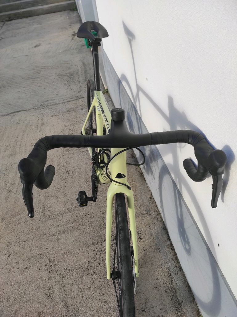 Used Canyon Endurace CF SL 8 Disc Di2 2023 Road & Gravel, Orange — image 8 of 9
