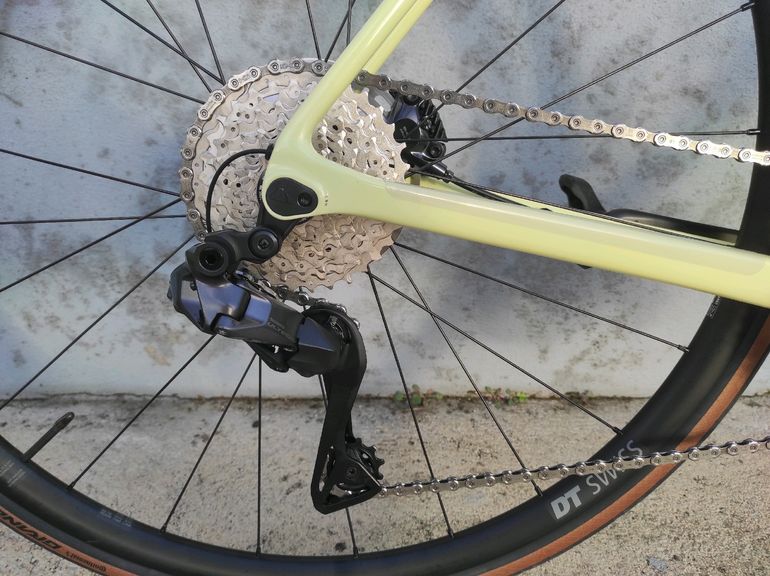 Used Canyon Endurace CF SL 8 Disc Di2 2023 Road & Gravel, Orange — image 4 of 9