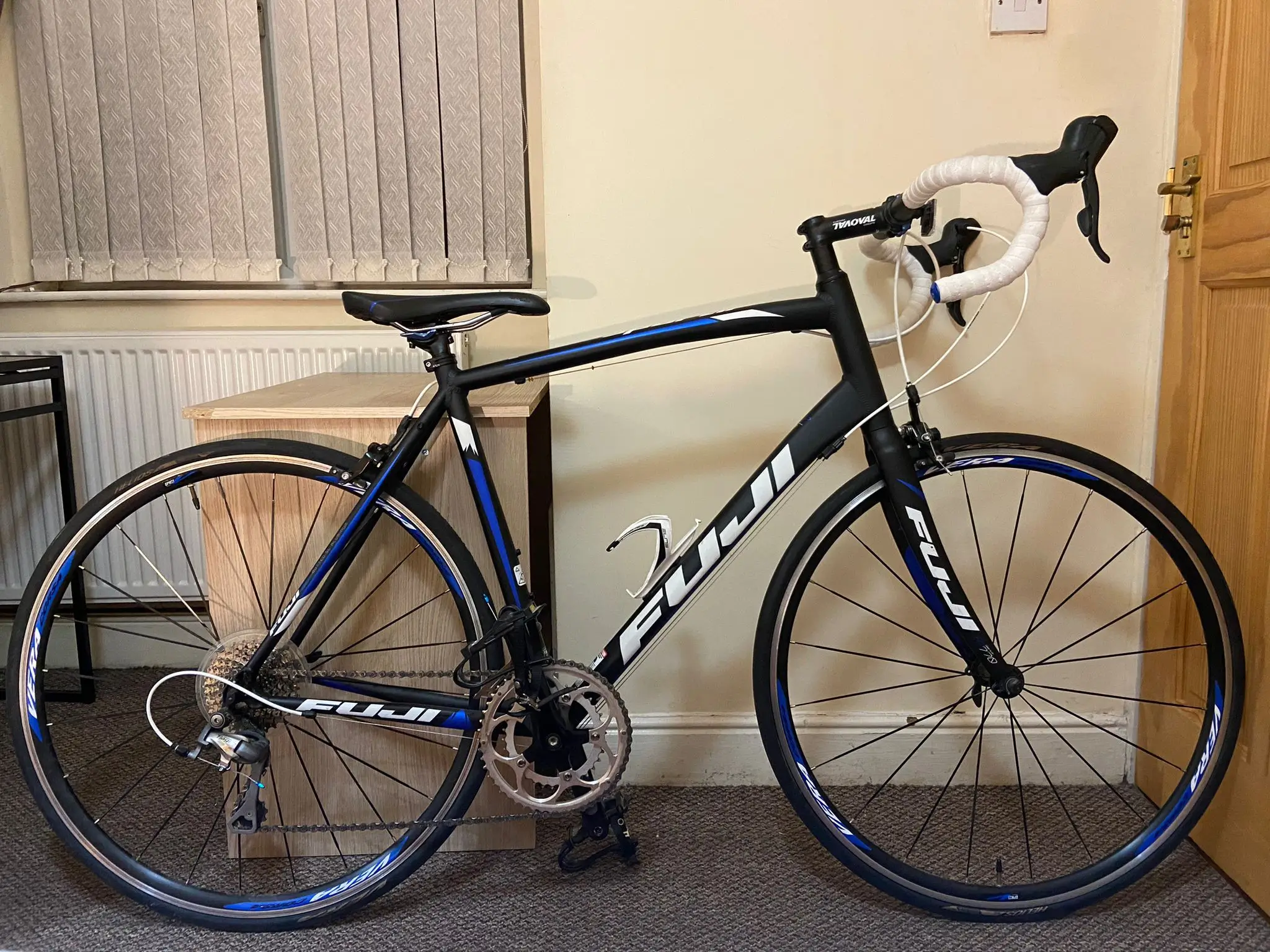 Fuji sportif 2.1 online road bike