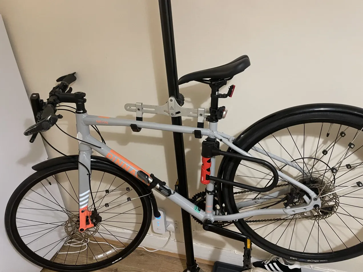 Pinnacle neon 4 hot sale 2020 hybrid bike