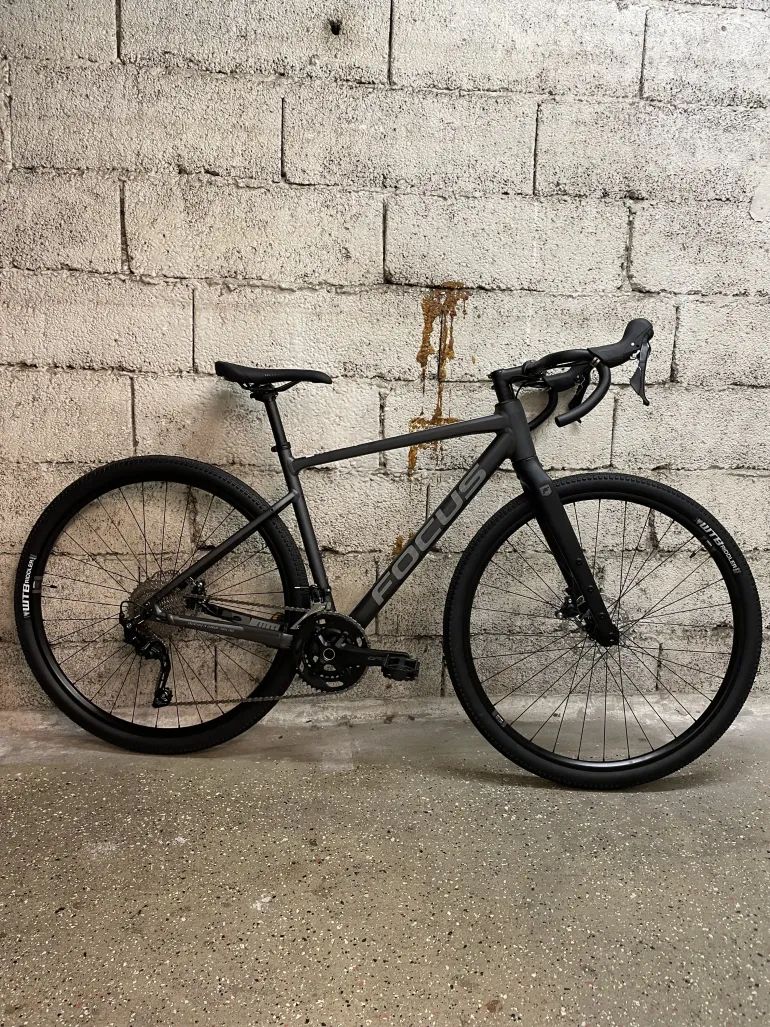 Used Focus ATLAS 6.7 2022 Road & Gravel, Light Gray — image 1 of 3
