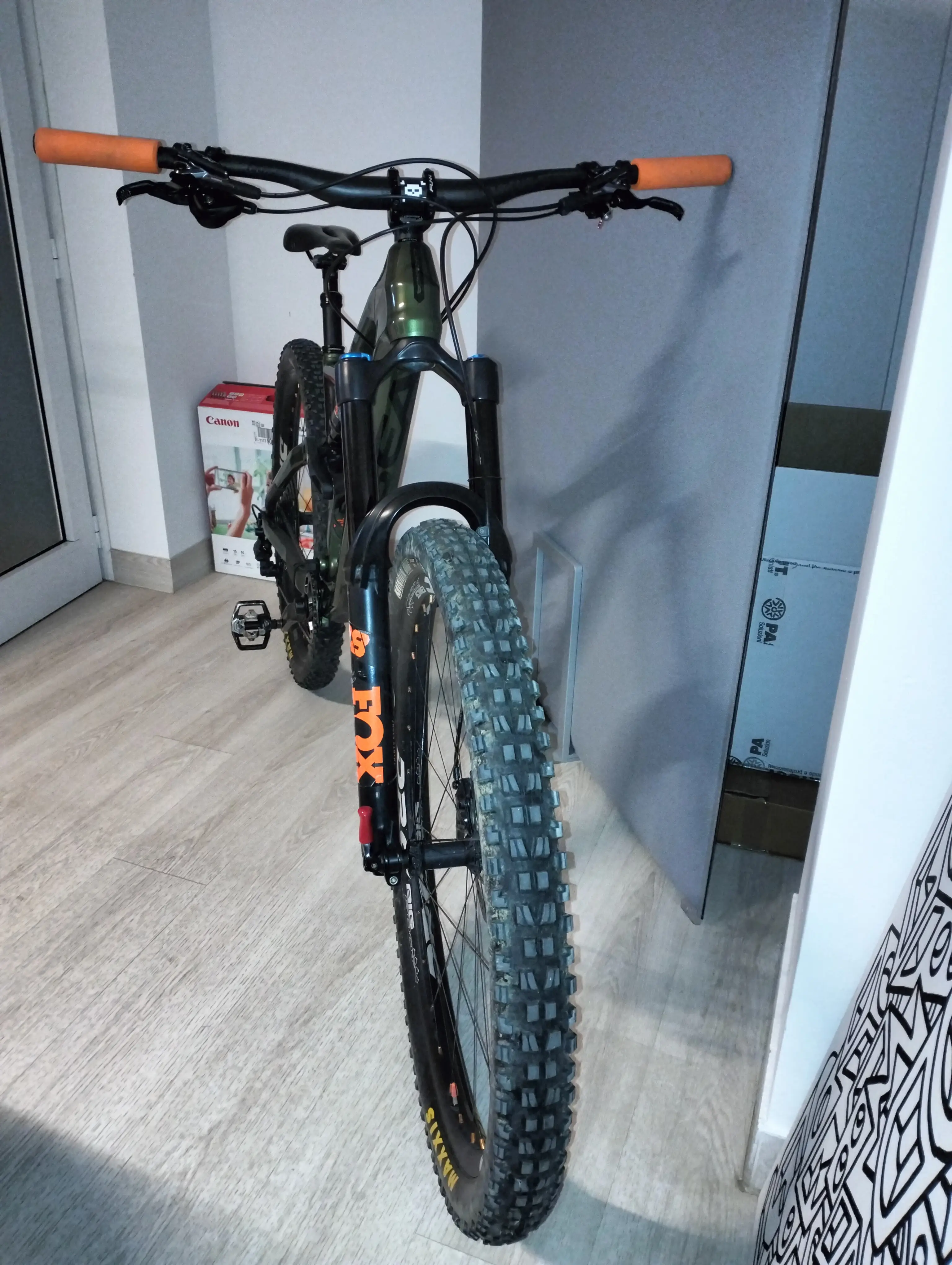 Orbea znamka RALLON M20 ki se uporablja v L buycycle