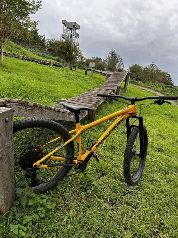 Used Nukeproof Scout 290 2022 Mountainbike, Orange — image 3 of 3