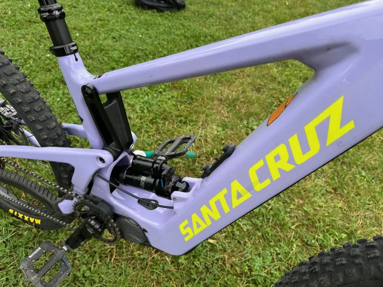 Santa Cruz Bullit XT Coil Carbon CC MX used in M buycycle