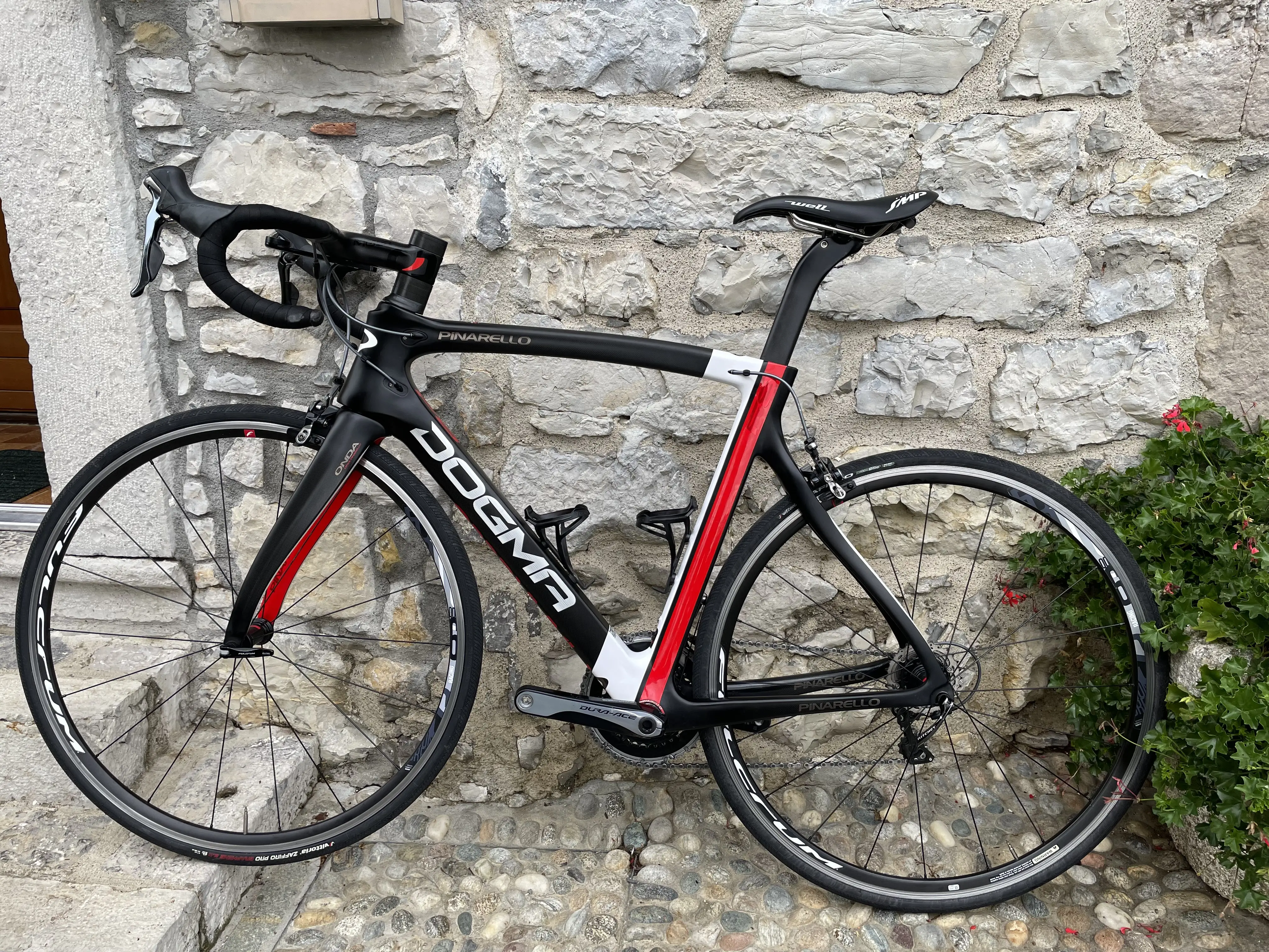 Pinarello dogma 2025 f8 price