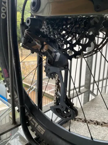 Tweedehands Pivot Firebird 29 Pro X01 2023 Mountainbike — afbeelding 4 van 7
