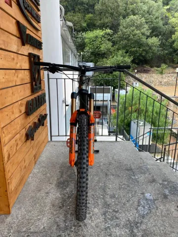 Tweedehands Pivot Firebird 29 Pro X01 2023 Mountainbike — afbeelding 3 van 7