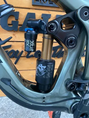 Tweedehands Pivot Firebird 29 Pro X01 2023 Mountainbike — afbeelding 2 van 7