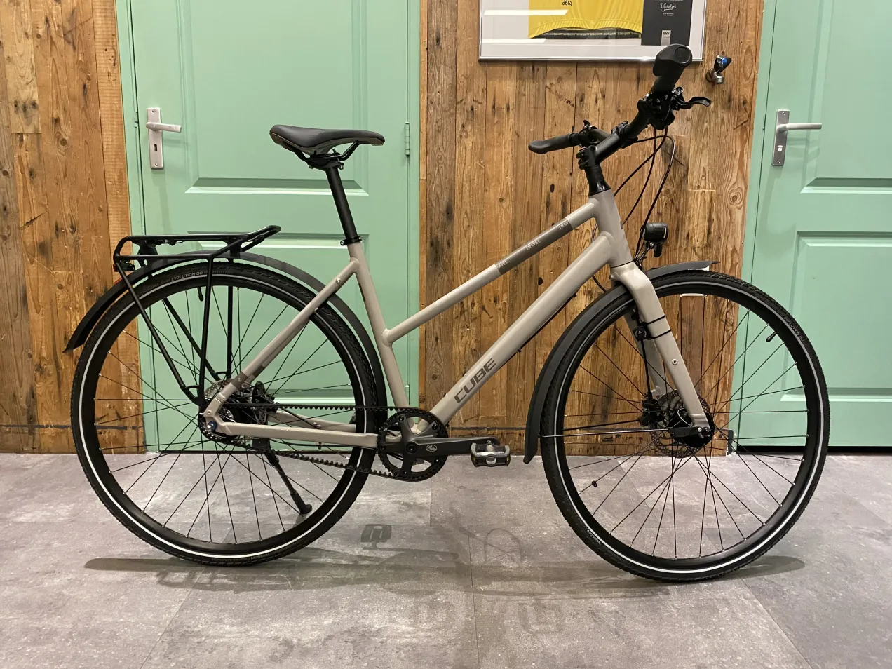 Cube travel touring sales bike