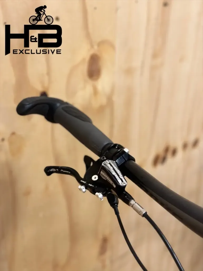 Specialized gear store shifter