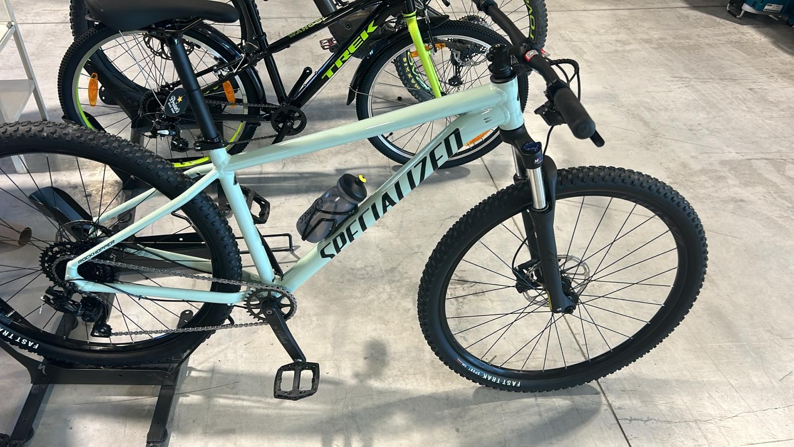 Specialized rockhopper 2x deals 2020