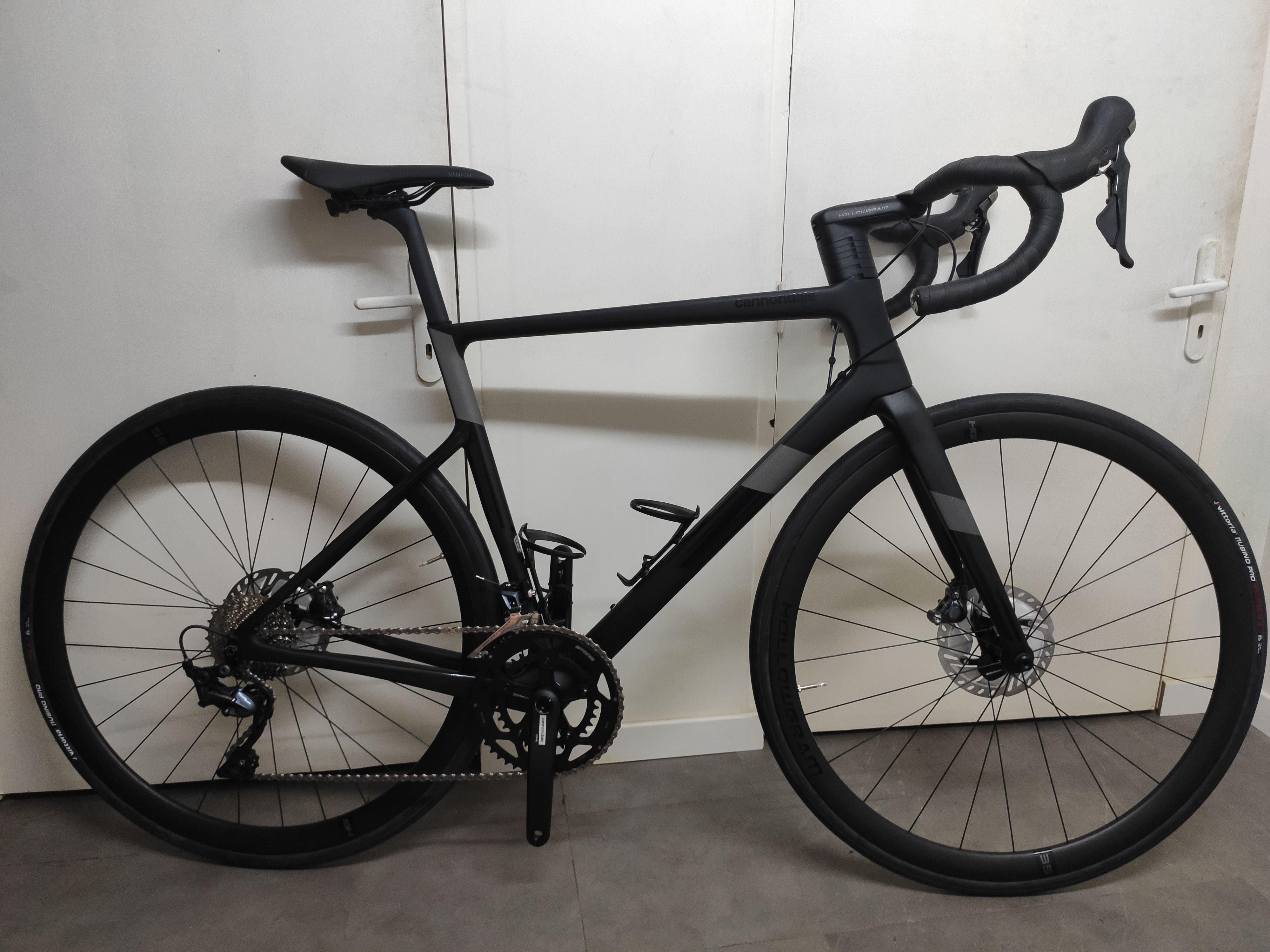 Supersix evo carbon ultegra store disc road bike 2020