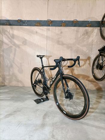 Used Felt FR Advanced Ultegra Di2 2023 Road & Gravel, Black — image 7 of 9