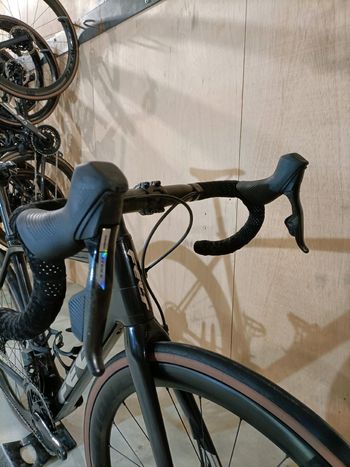 Used Felt FR Advanced Ultegra Di2 2023 Road & Gravel, Black — image 8 of 9