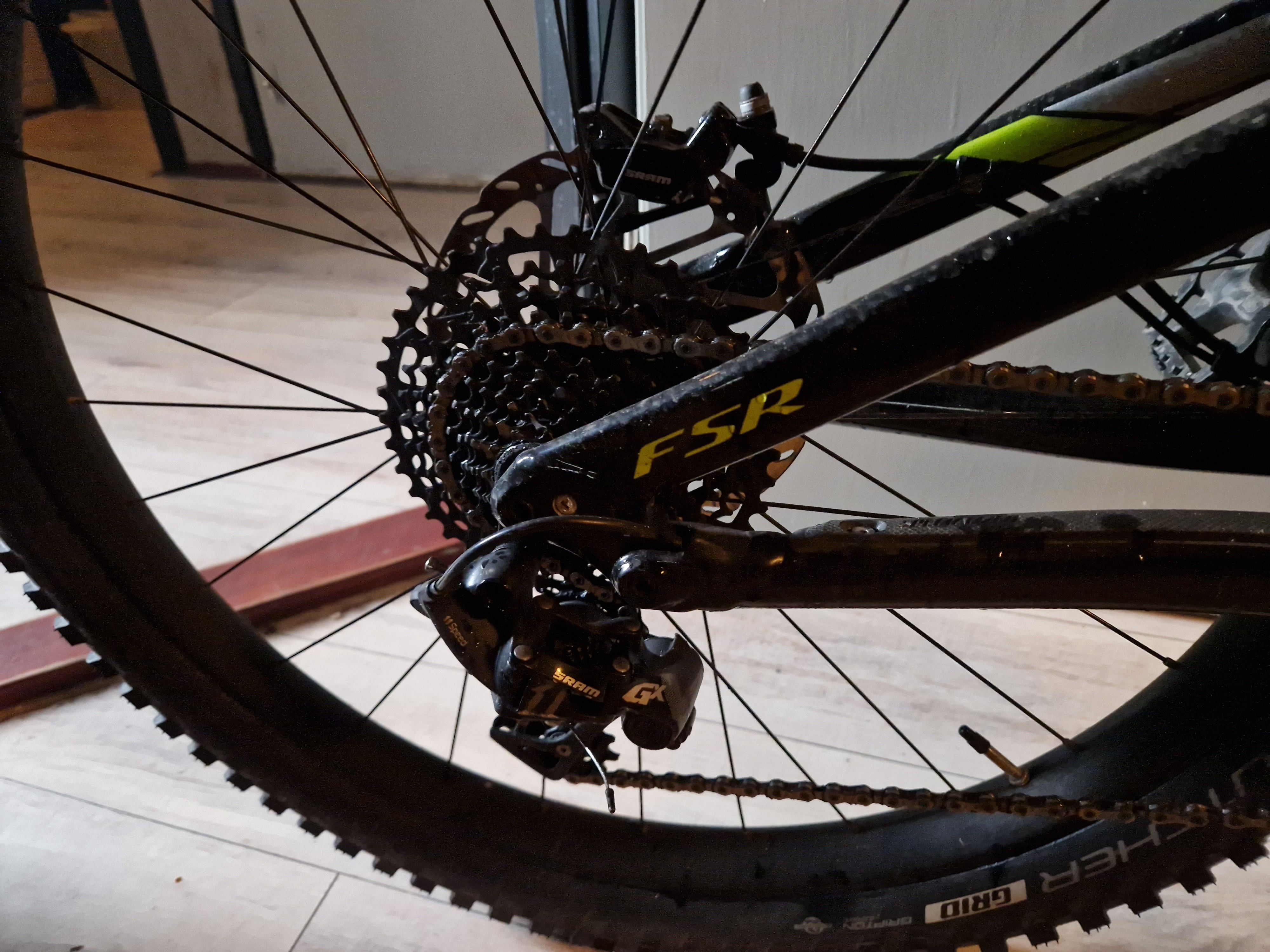 Specialized turbo levo best sale fsr comp 6fattie 2018