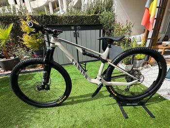 Used Canyon Lux Trail CF 6 2023 Mountainbike — image 4 of 11
