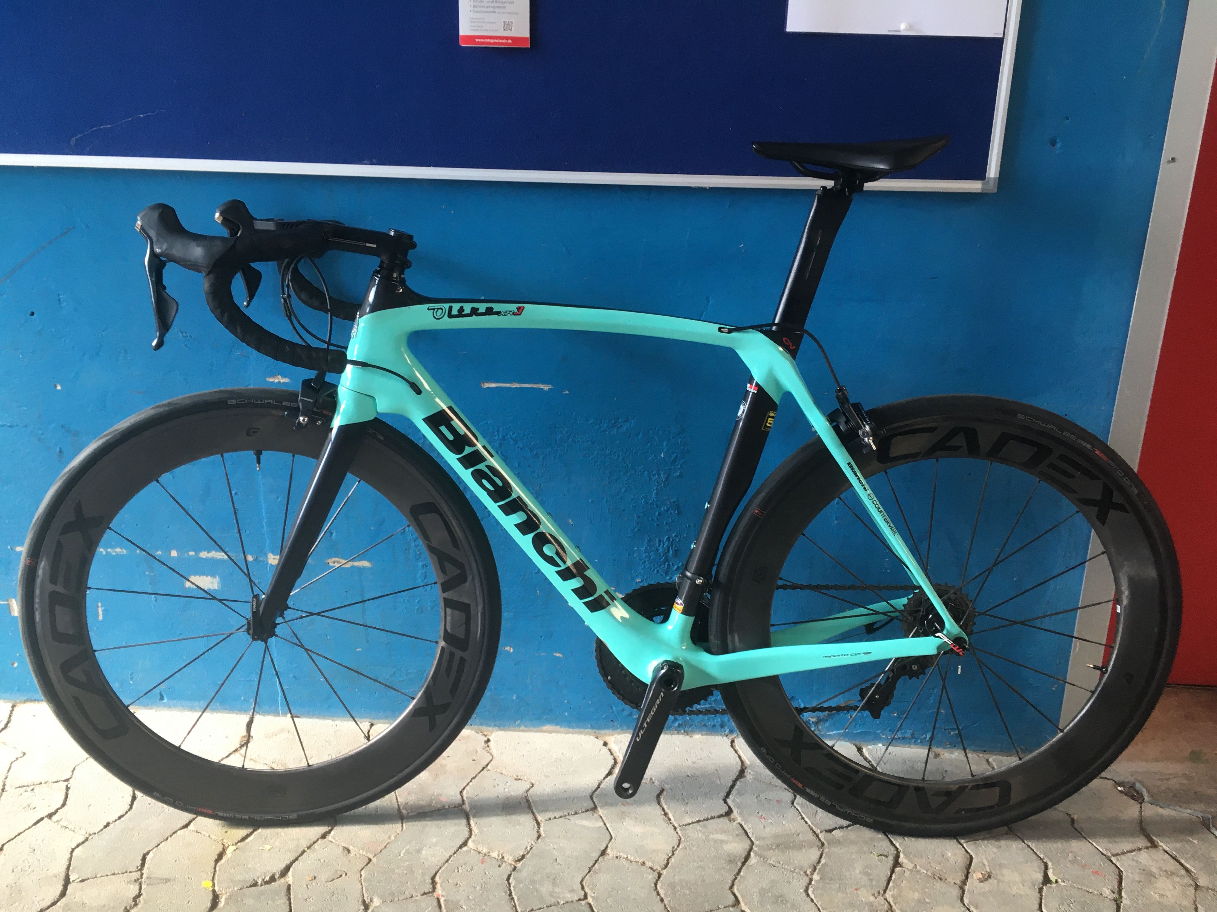 Bianchi Oltre XR3 Ultegra used in 57 cm | buycycle