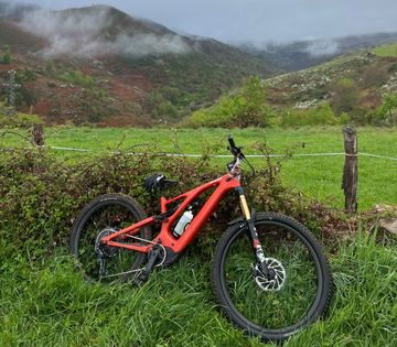 Specialized Turbo Levo Pro 2021 Mountainbike usato, Arancione — immagine 1 di 15