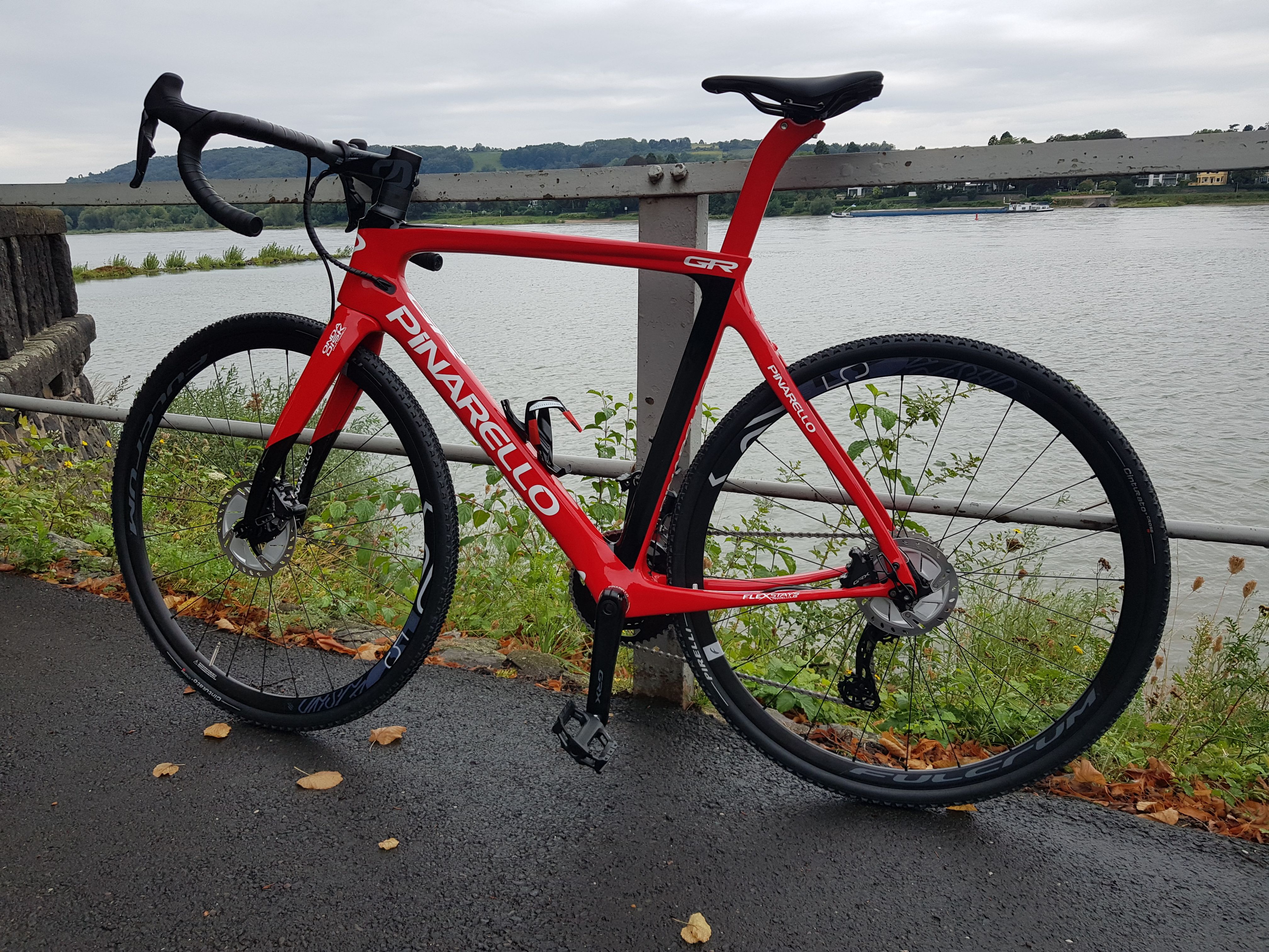 Pinarello Dogma F12 Disk Ultegra DEMO Bike used in 56 cm buycycle