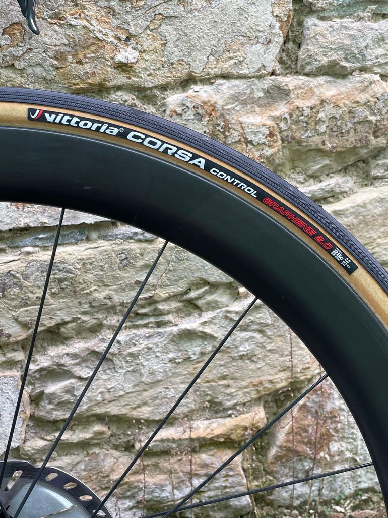 Used BMC Roadmachine 01 FOUR 2020 Road & Gravel, Black — image 7 of 8
