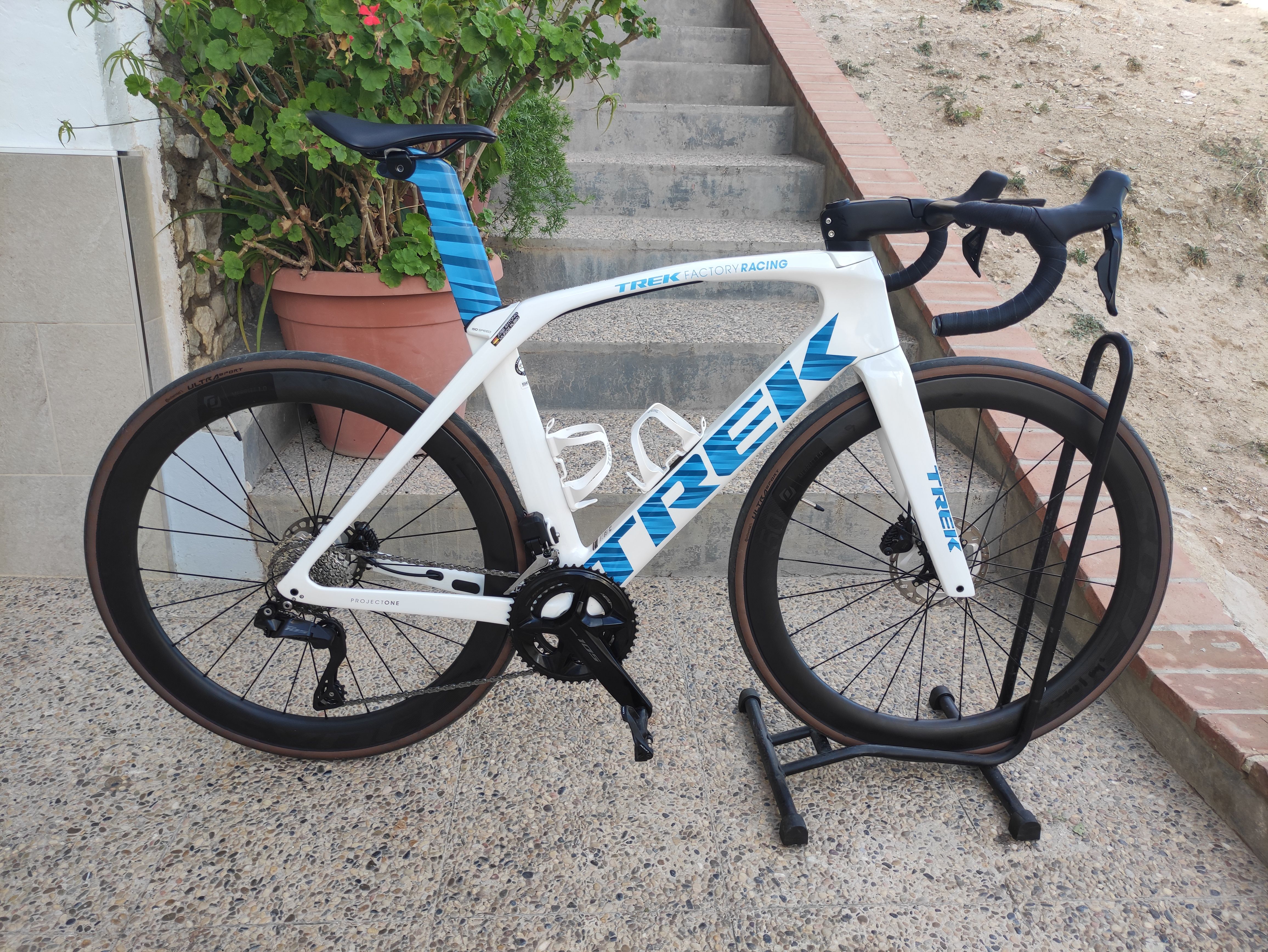 Trek madone slr 9 disc online etap