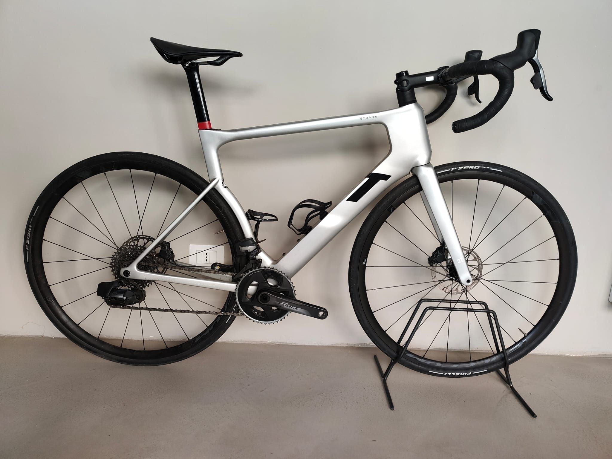 3T Strada Due TEAM FORCE AXS eTap used in 56 cm buycycle