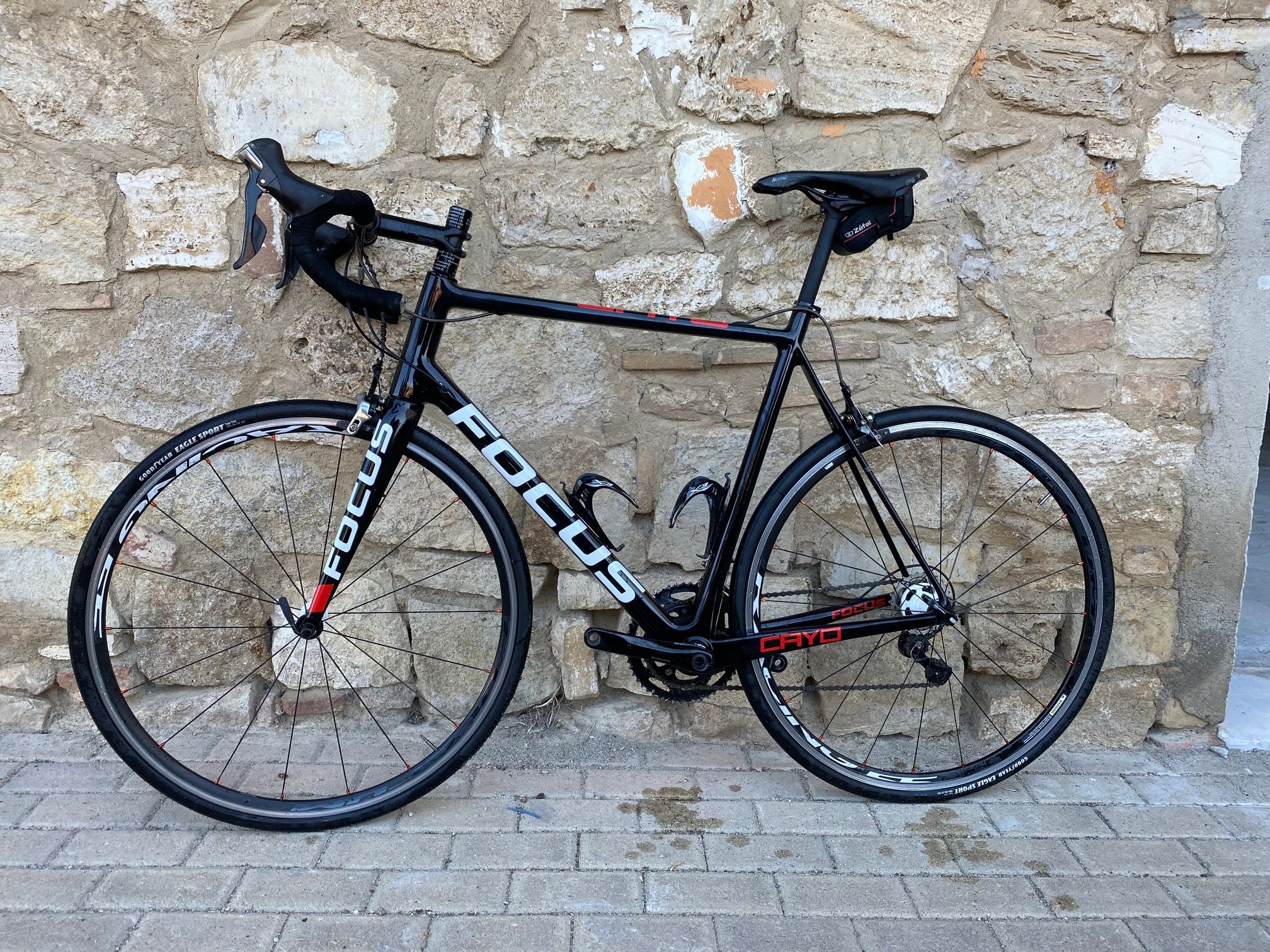 Focus cayo carbon store road bike