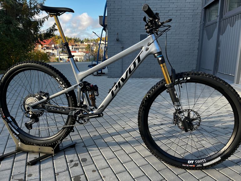 Bicicleta discount pivot enduro