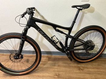 Used Specialized Men's Epic Expert 2021 Mountainbike, Black — image 3 of 4