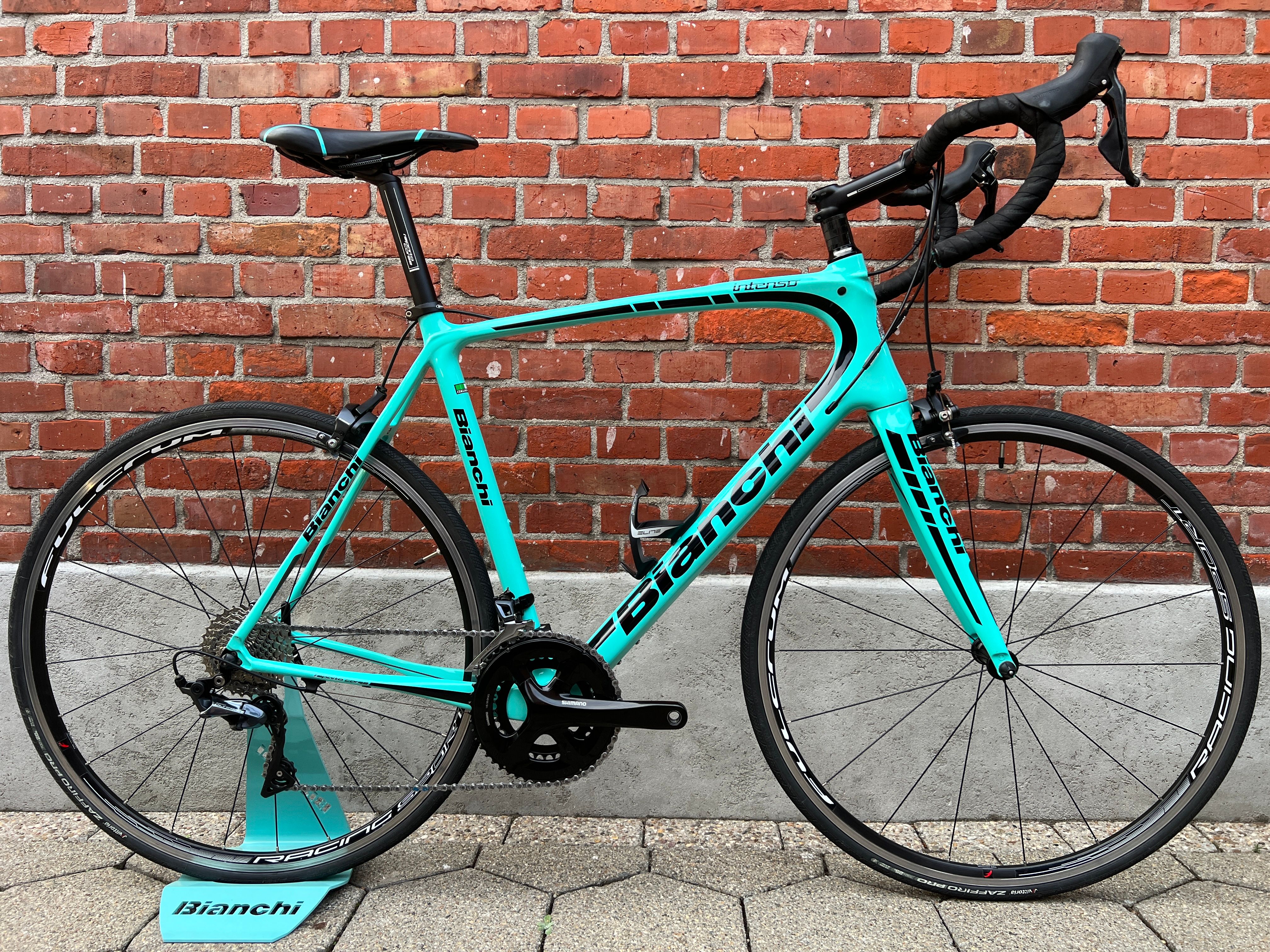 Bianchi road bikes 2021 hot sale