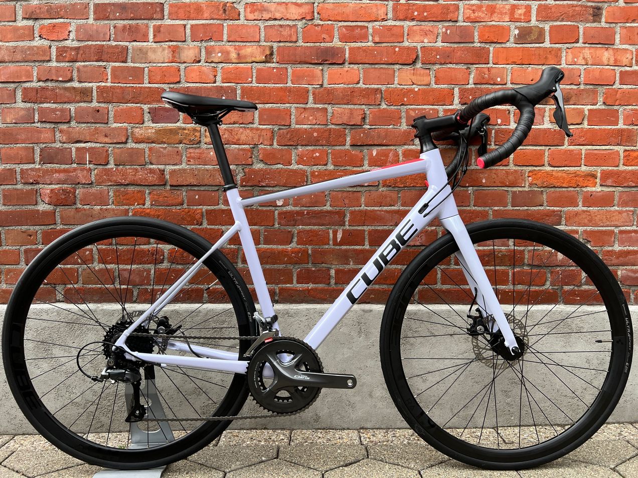 Cube attain pro discount disc road bike