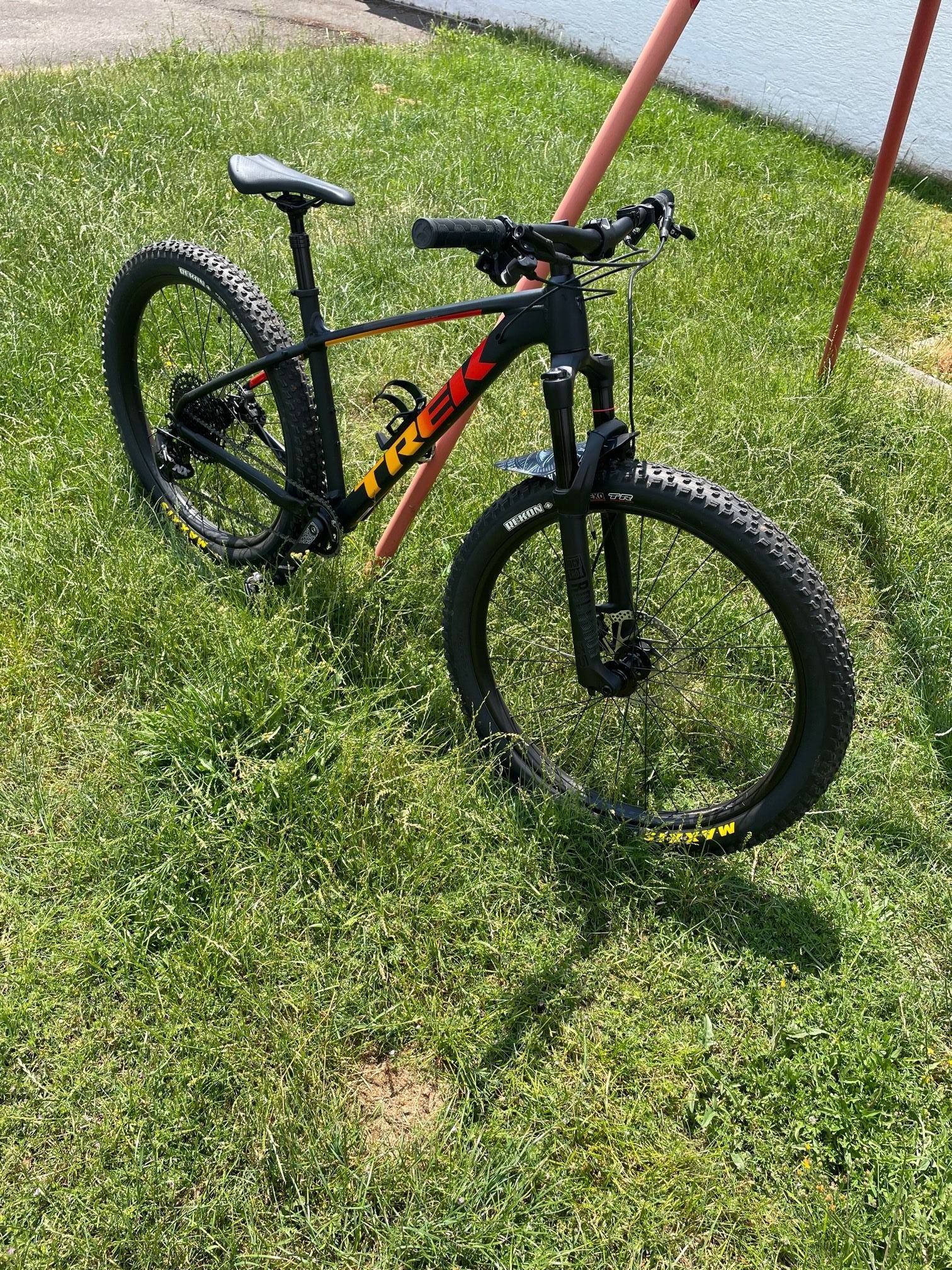 2021 trek best sale roscoe 8