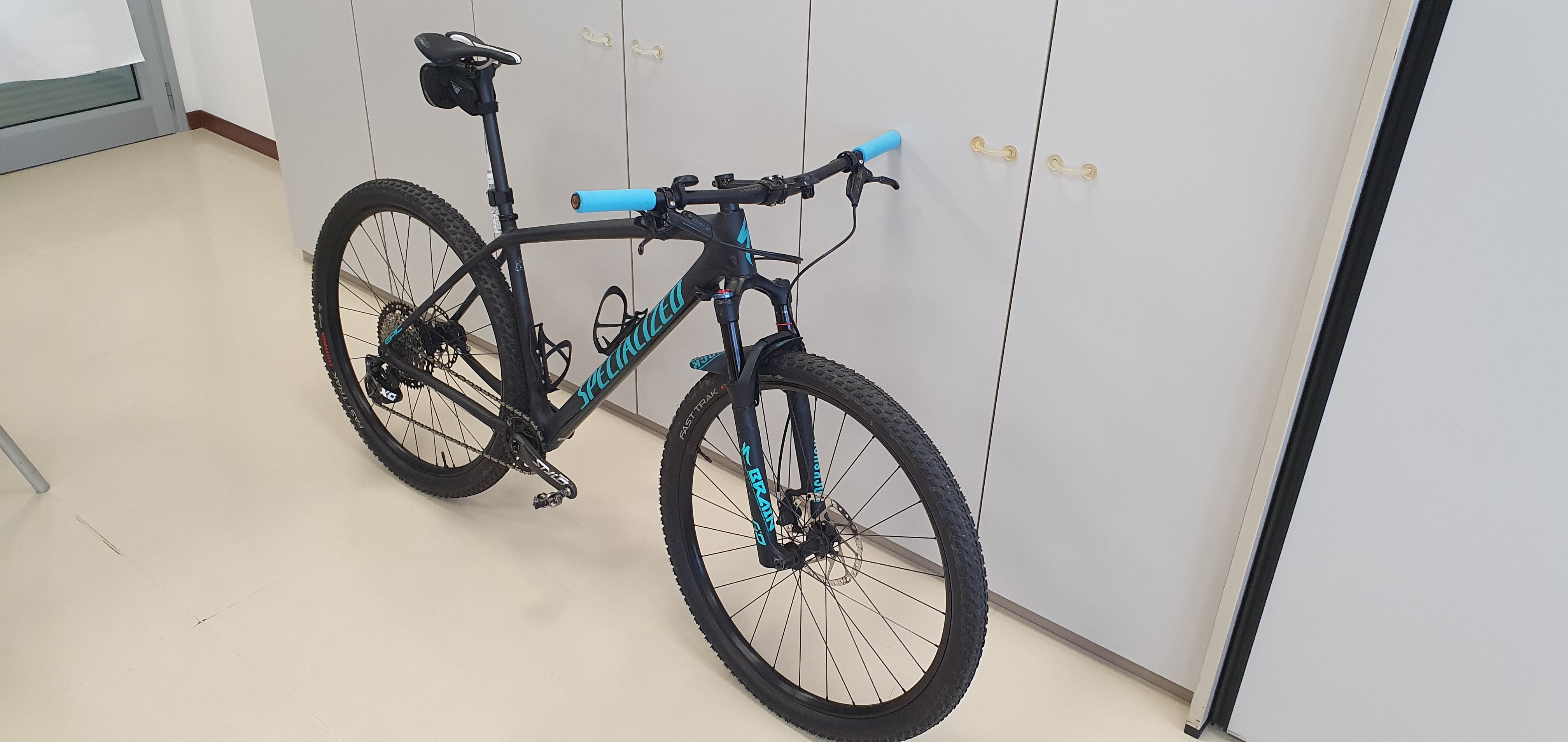 Specialized epic cheap pro ht 2019