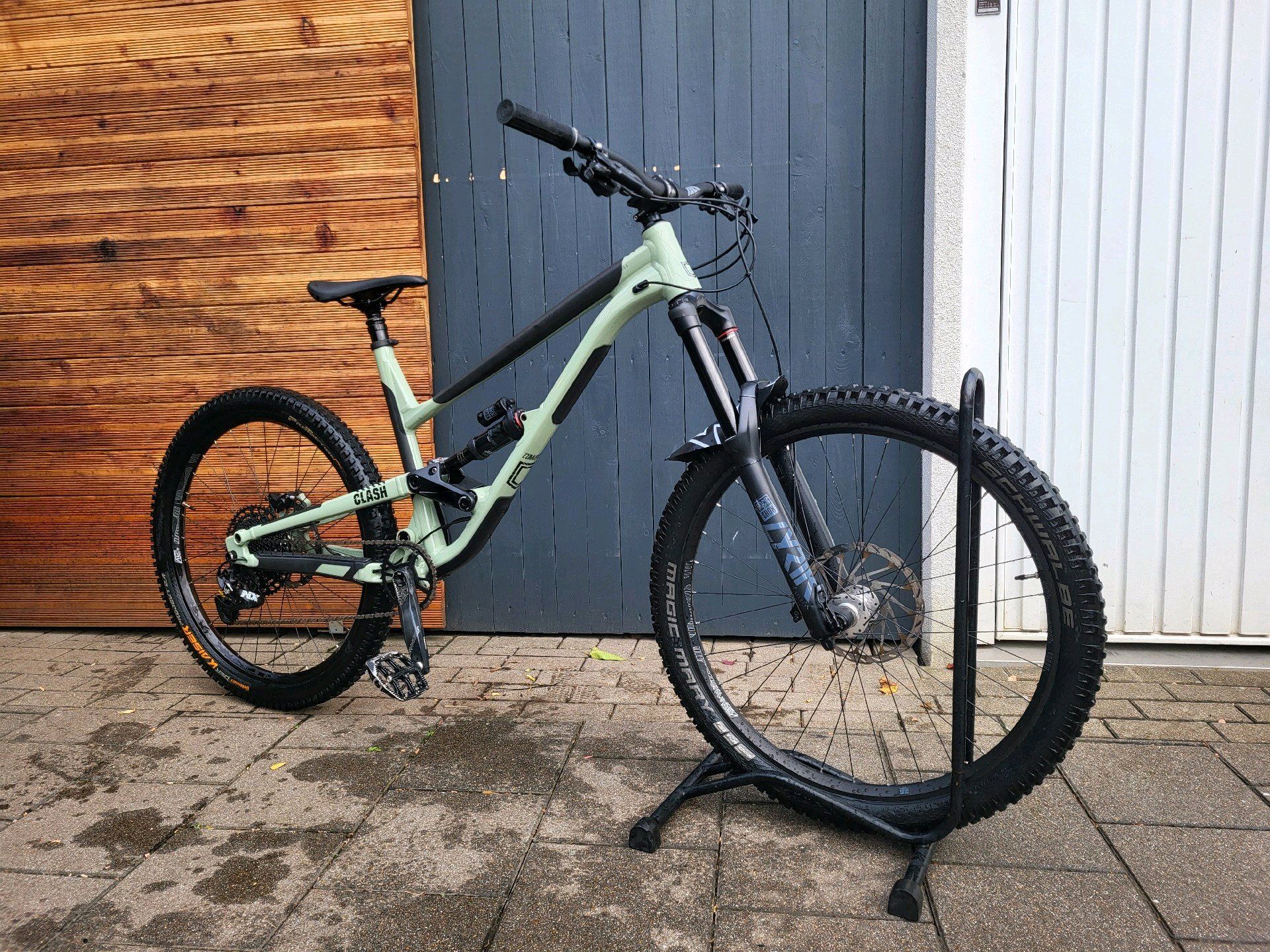 Commencal Clash Ride Used In Xl Buycycle