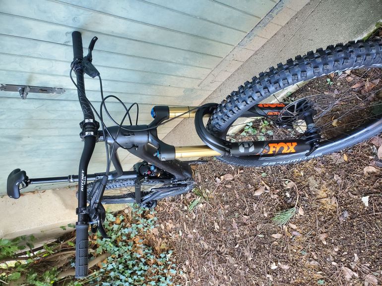 Used Lapierre Zesty AM CF 9.9 2021 Mountainbike, Schwarz — image 6 of 8