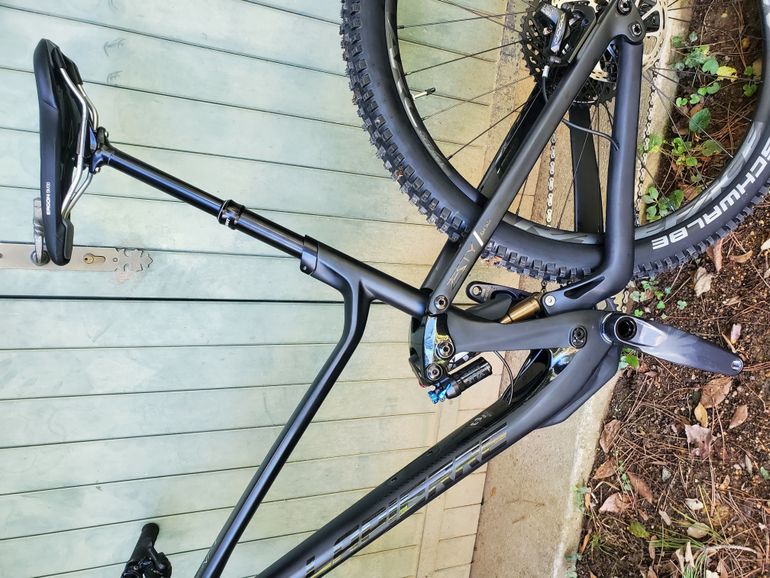 Used Lapierre Zesty AM CF 9.9 2021 Mountainbike, Schwarz — image 8 of 8
