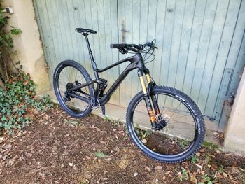 Used Lapierre Zesty AM CF 9.9 2021 Mountainbike, Schwarz — image 3 of 8