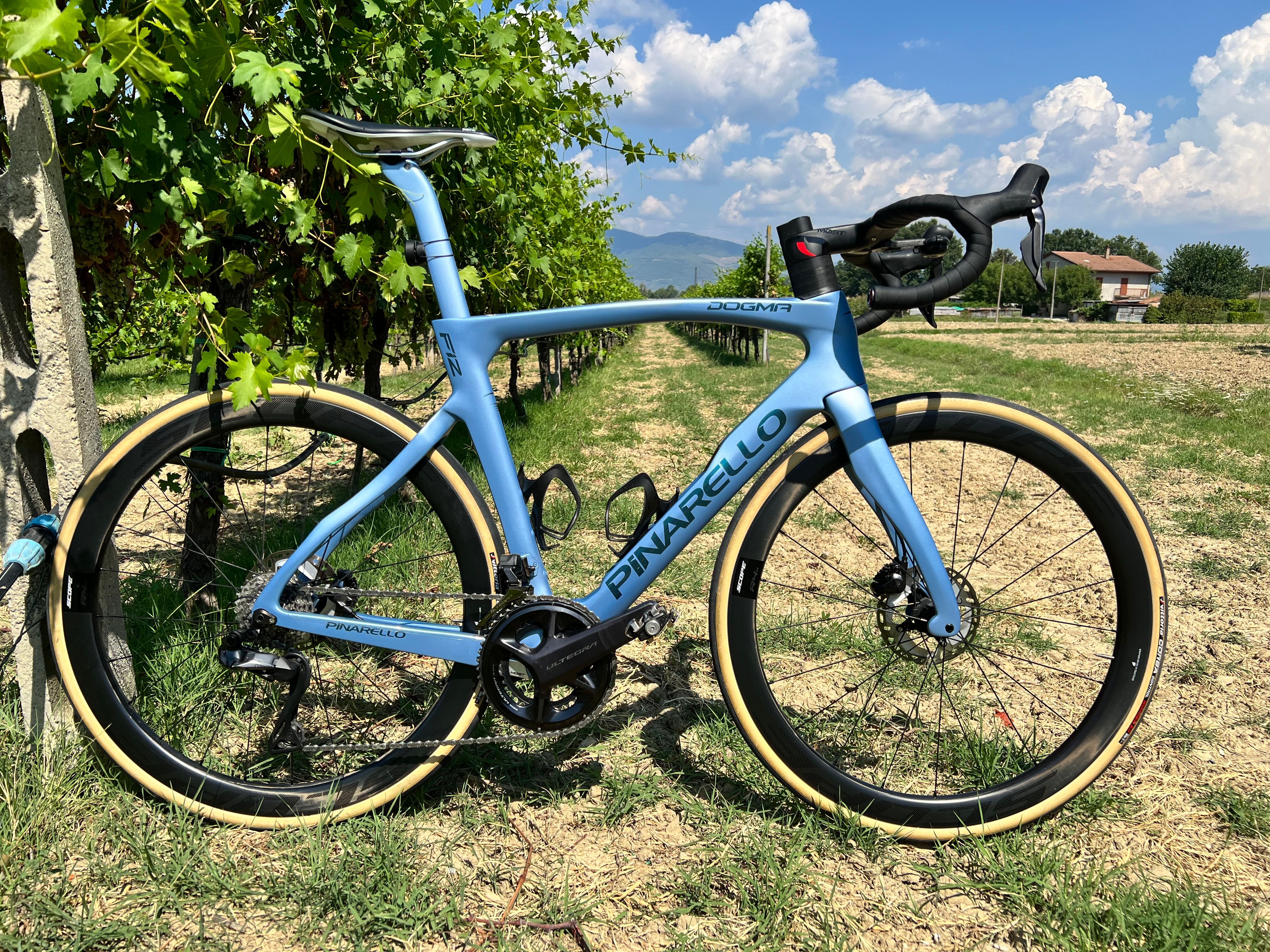 Pinarello dogma f12 venice hot sale blue