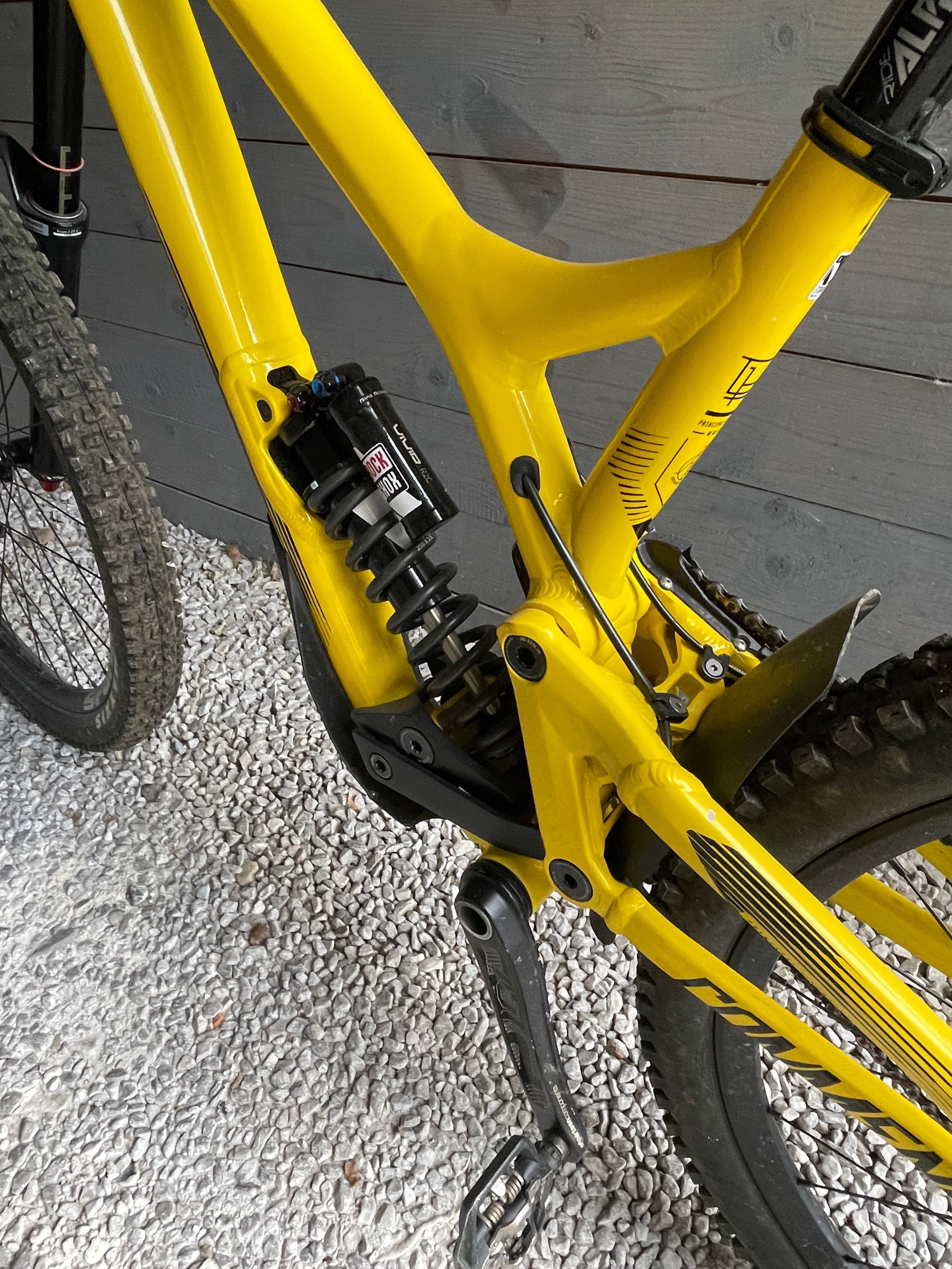 Commencal 2025 supreme v4