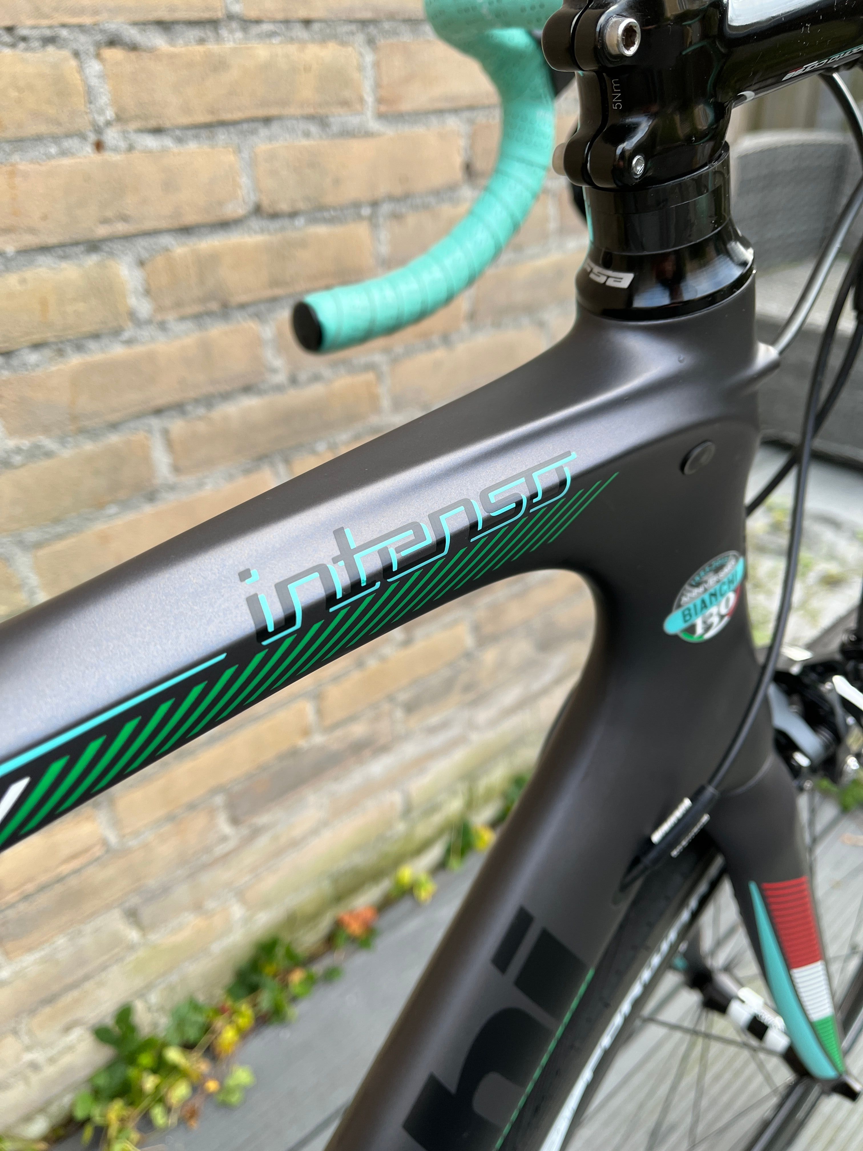 Bianchi intenso best sale ultegra 2015