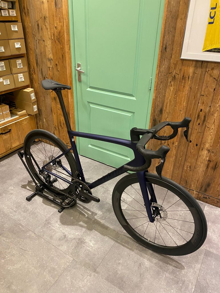 Used Specialized Tarmac SL8 Pro 2024 Road & Gravel, Purple — image 2 of 3